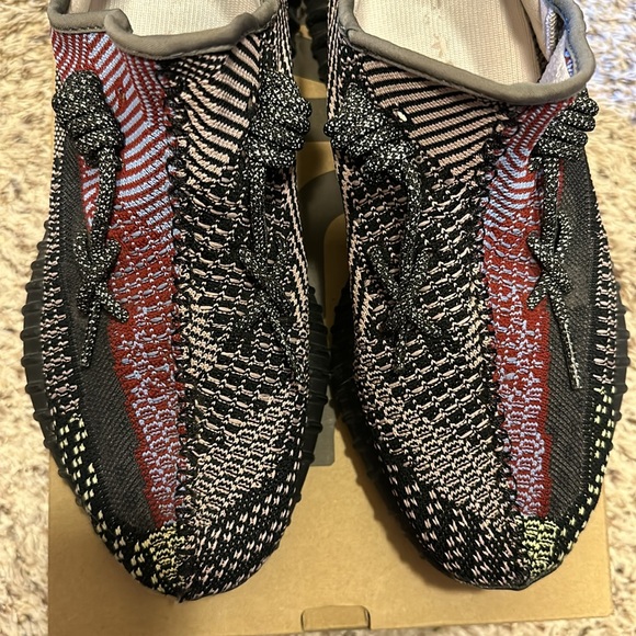 Yechei Yeezy Boost 350 V2 - Picture 4 of 8